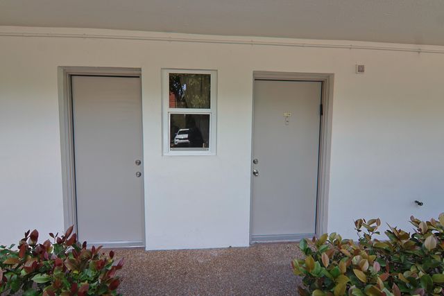 1000 NE 12th Avenue 106, Hallandale Beach, FL 33009