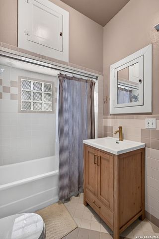 1031 W Mulberry Ave Apt 1, San Antonio, TX 78201