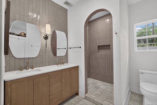 1031 W Mulberry Ave Apt 1, San Antonio, TX 78201