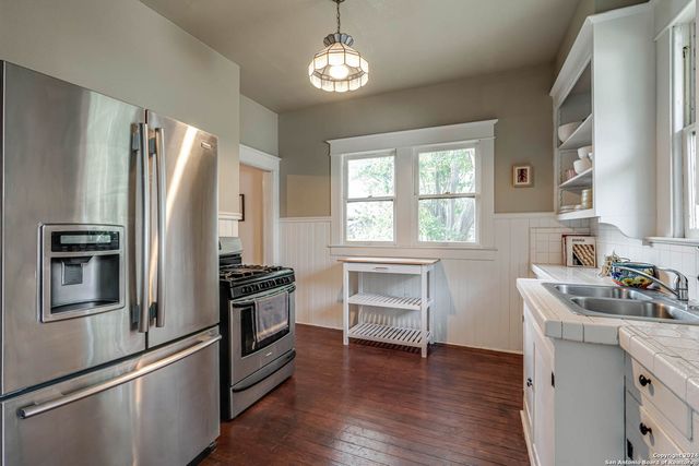 1031 W Mulberry Ave Apt 1, San Antonio, TX 78201