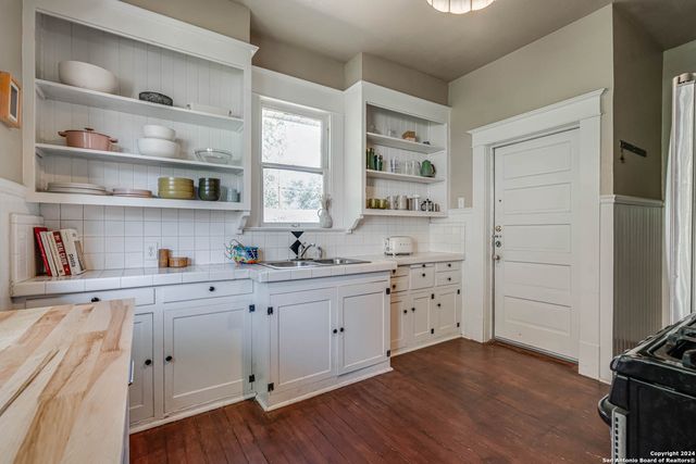1031 W Mulberry Ave Apt 1, San Antonio, TX 78201