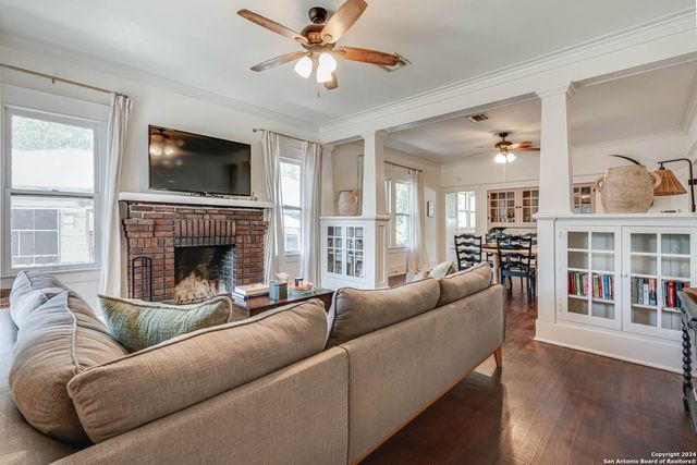 1031 W Mulberry Ave Apt 1, San Antonio, TX 78201