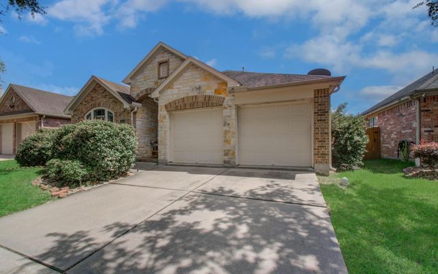13312 Highland Lake Lane, Pearland, TX 77584