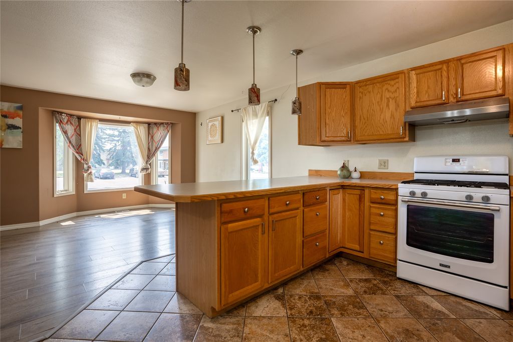1809 9th Avenue S, Great Falls, MT 59405 photo 4