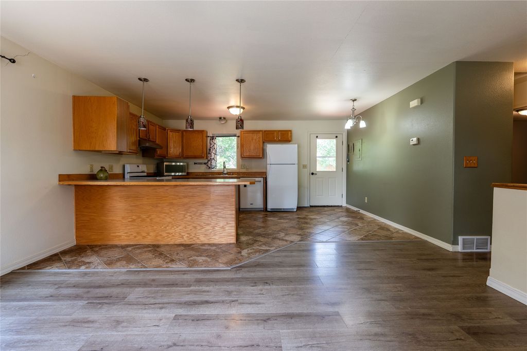 1809 9th Avenue S, Great Falls, MT 59405 photo 5