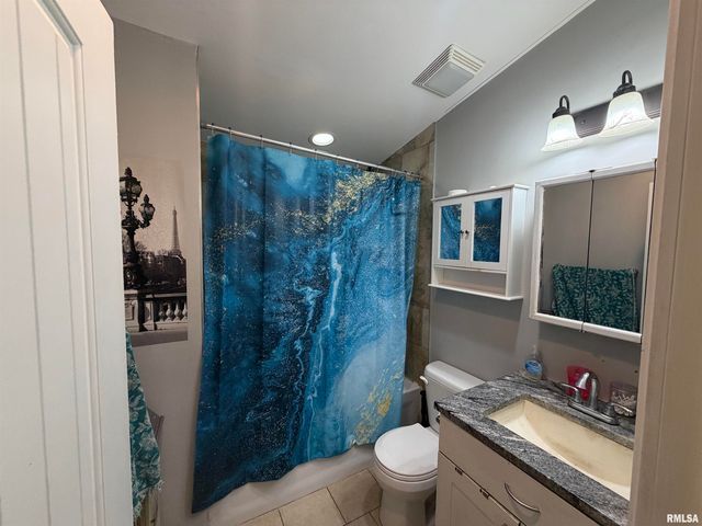 2119 E RIVERVIEW Court, Peoria Heights, IL 61616