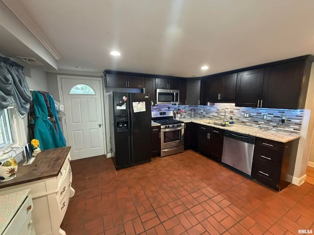 2119 E RIVERVIEW Court, Peoria Heights, IL 61616