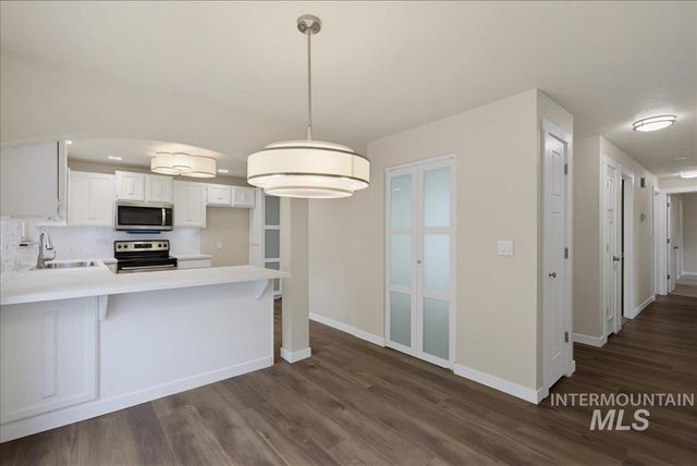 5074 W Harbourview Drive, Boise, ID 83703