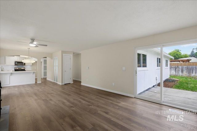 5074 W Harbourview Drive, Boise, ID 83703