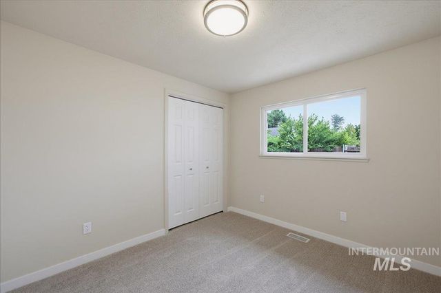 5074 W Harbourview Drive, Boise, ID 83703