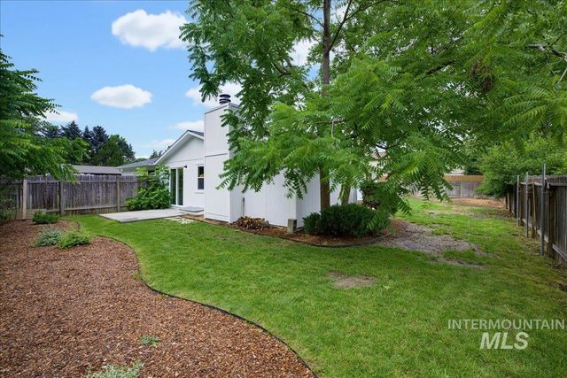 5074 W Harbourview Drive, Boise, ID 83703