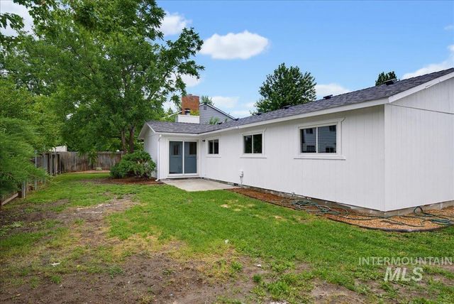 5074 W Harbourview Drive, Boise, ID 83703