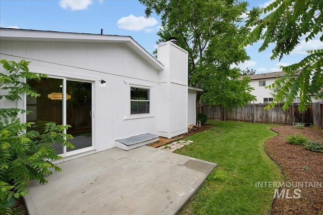5074 W Harbourview Drive, Boise, ID 83703