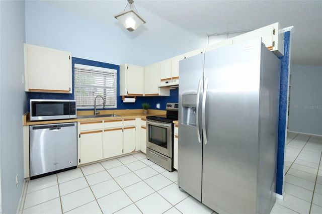 1016 GWYN CIRCLE, Oviedo, FL 32765