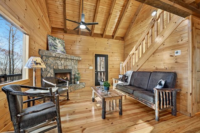 22 Running Bear Ridge, Blue Ridge, GA 30513