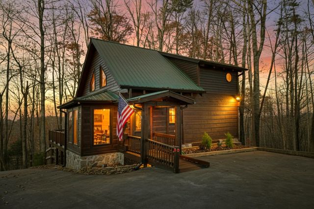 22 Running Bear Ridge, Blue Ridge, GA 30513
