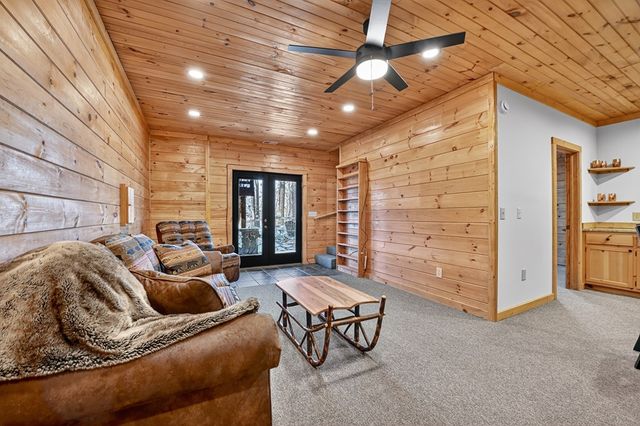 22 Running Bear Ridge, Blue Ridge, GA 30513