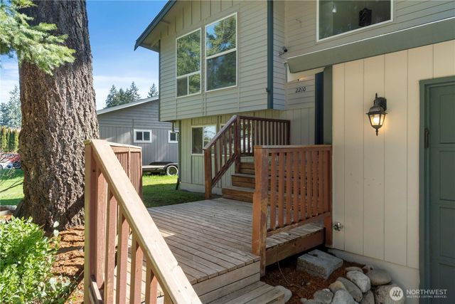 2210 27th Avenue SE, Puyallup, WA 98374