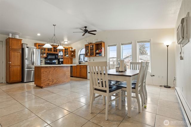 640 S Clover Drive, Moses Lake, WA 98837
