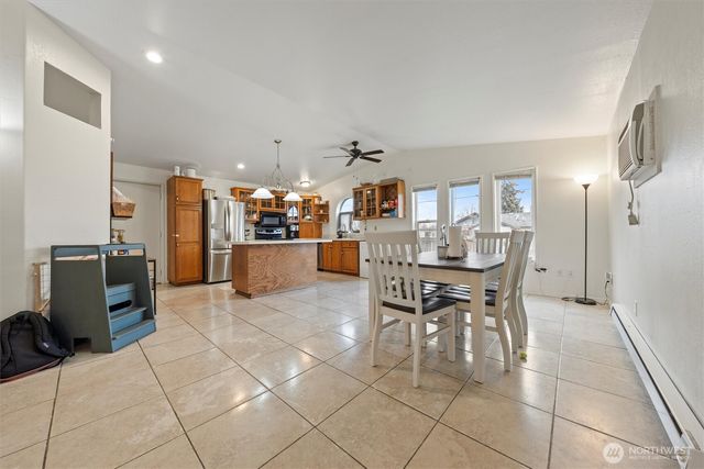 640 S Clover Drive, Moses Lake, WA 98837