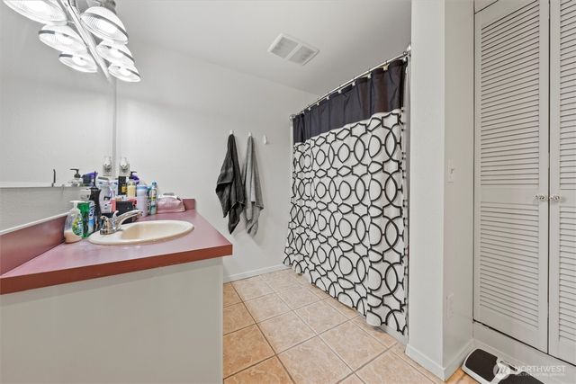 640 S Clover Drive, Moses Lake, WA 98837