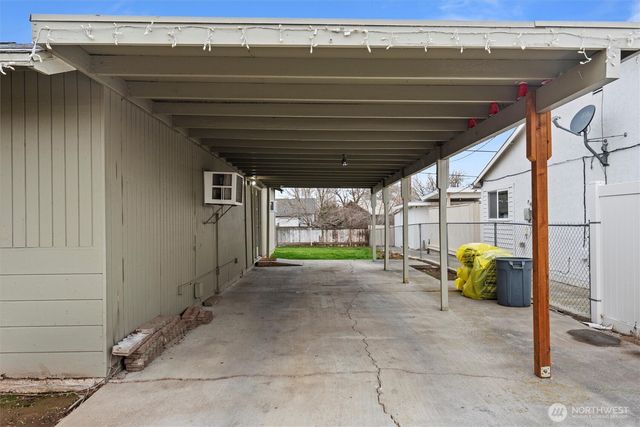 640 S Clover Drive, Moses Lake, WA 98837