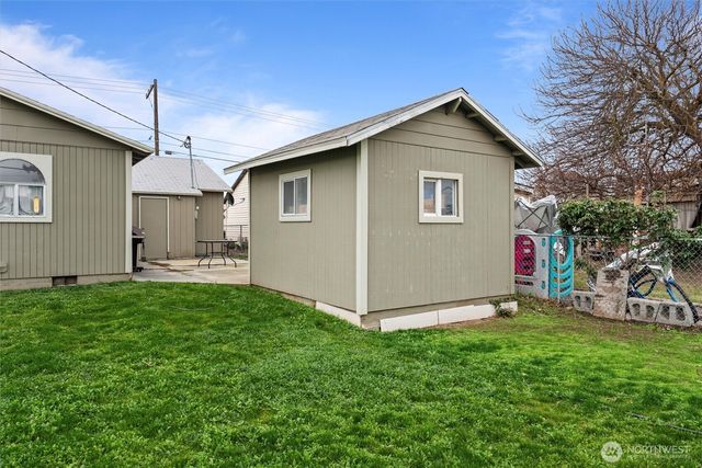 640 S Clover Drive, Moses Lake, WA 98837