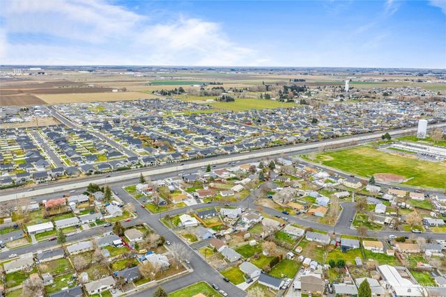 640 S Clover Drive, Moses Lake, WA 98837