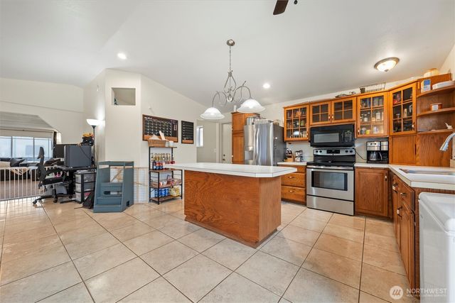 640 S Clover Drive, Moses Lake, WA 98837