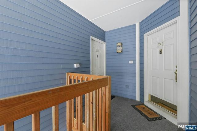 243 Cambridge Drive, Ramsey, NJ 07446