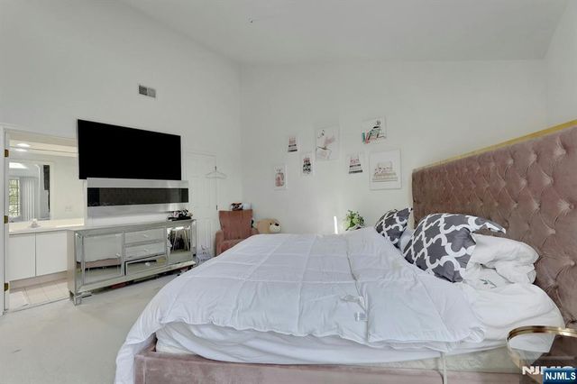 243 Cambridge Drive, Ramsey, NJ 07446