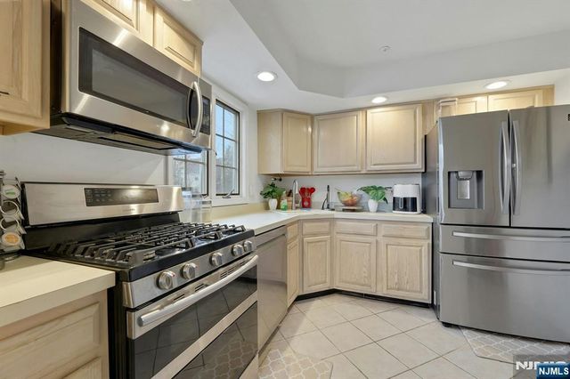 243 Cambridge Drive, Ramsey, NJ 07446