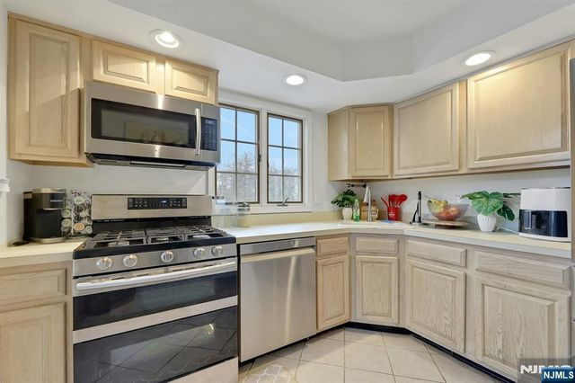 243 Cambridge Drive, Ramsey, NJ 07446