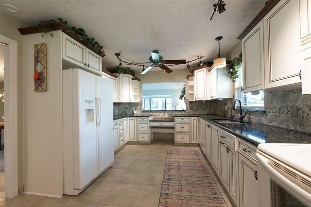 11409 SW COURTNEY DRIVE, Lake Suzy, FL 34269