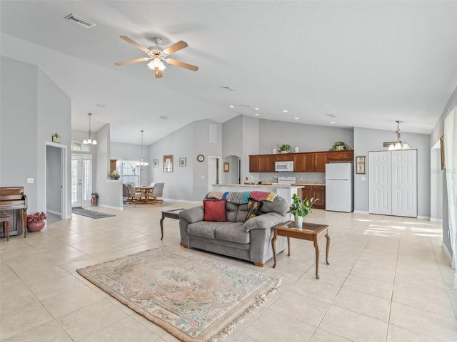 1907 NW 85TH LOOP, Ocala, FL 34475