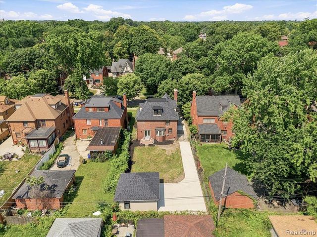 18084 Birchcrest Drive, Detroit, MI 48221