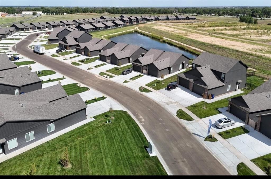 16430-16432 W Lynndale St, Goddard, KS 67052