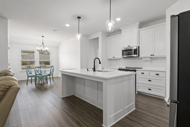 103 St. James, Mt Pleasant, TX 75455