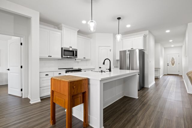 103 St. James, Mt Pleasant, TX 75455