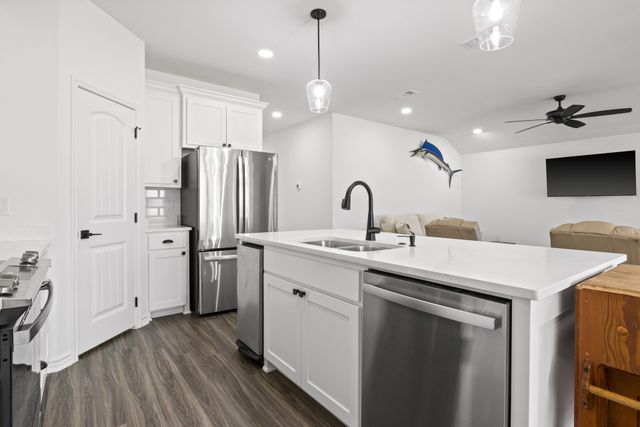 103 St. James, Mt Pleasant, TX 75455