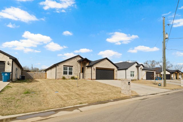 103 St. James, Mt Pleasant, TX 75455