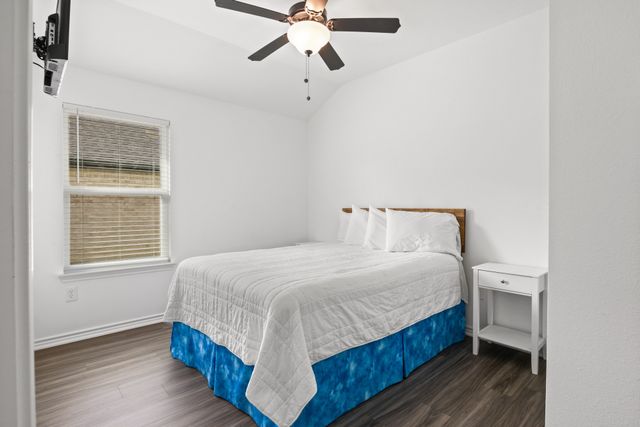 103 St. James, Mt Pleasant, TX 75455