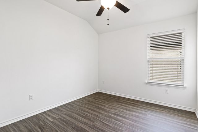 103 St. James, Mt Pleasant, TX 75455