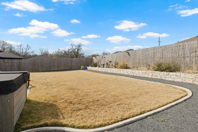 103 St. James, Mt Pleasant, TX 75455