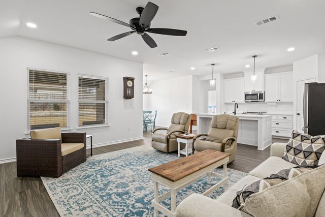 103 St. James, Mt Pleasant, TX 75455