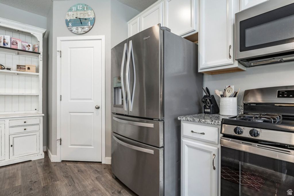 Image 11 of property listing at 3763 S 3175 W, West Haven, UT 84401