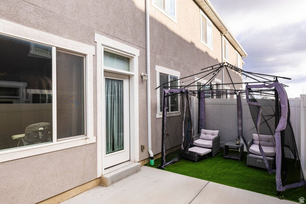 Image 23 of property listing at 3763 S 3175 W, West Haven, UT 84401