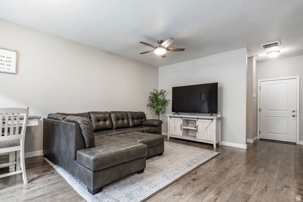 Image 6 of property listing at 3763 S 3175 W, West Haven, UT 84401