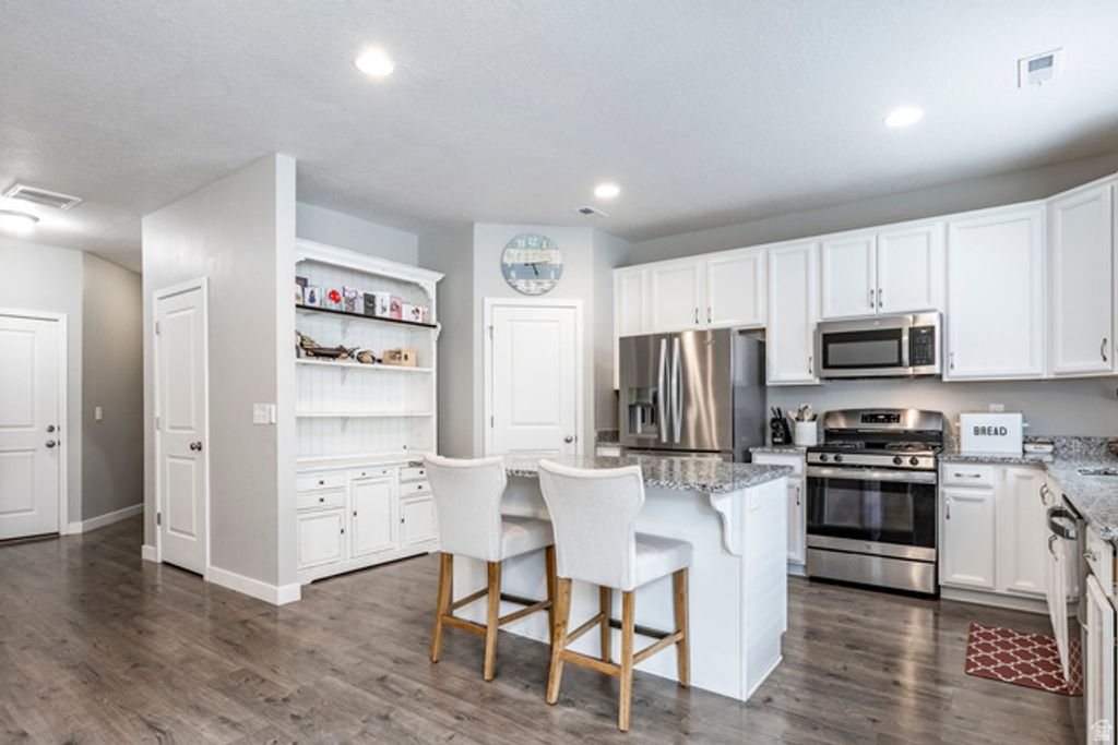 Image 7 of property listing at 3763 S 3175 W, West Haven, UT 84401
