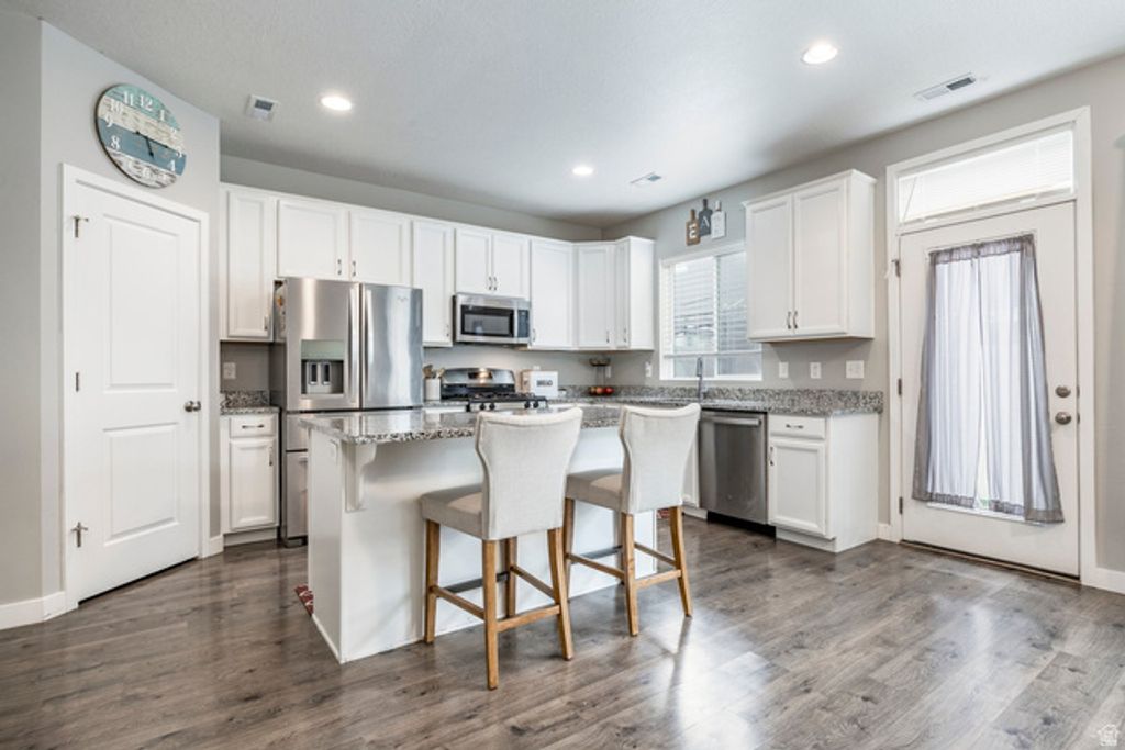 Image 9 of property listing at 3763 S 3175 W, West Haven, UT 84401